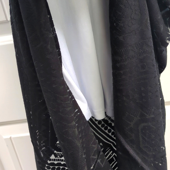 NWT a.n.a Geometric Pattern Maxi Dress - Picture 3 of 9